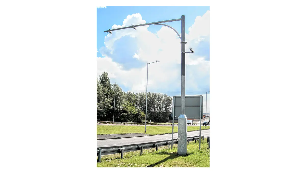 Quality-tested Snappy 4mm thick highway CCTV pole with rust resistance