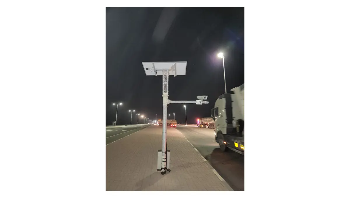 Snappy hot dip galvanized octagonal CCTV pole for highway surveillance